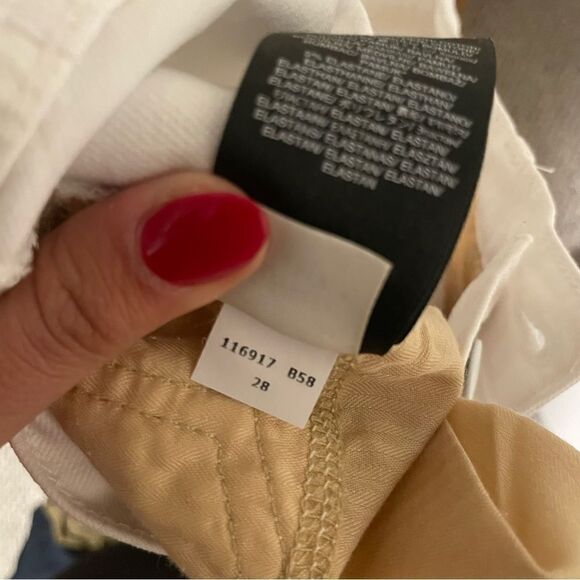 7 For All Mankind High Waist Cropped White Straight Button Fly Jean Size 31 - Picture 12 of 14